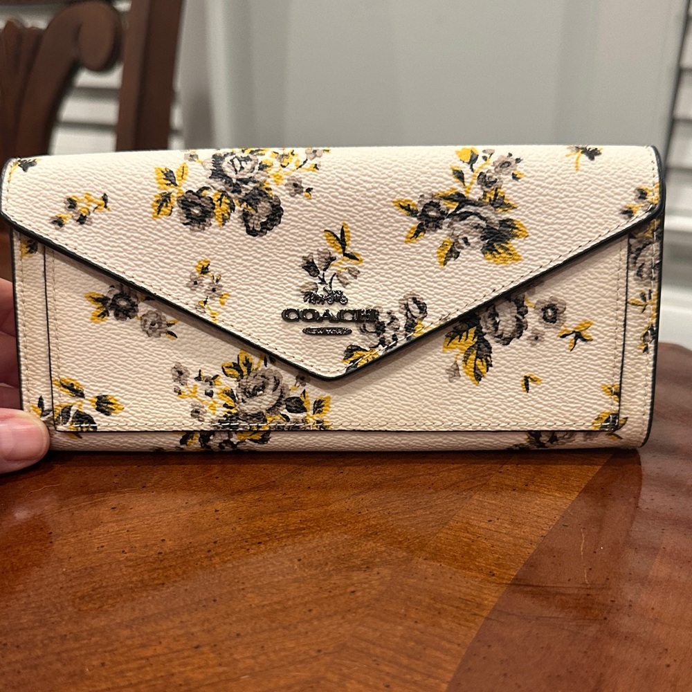Coach White Floral Print Wallet